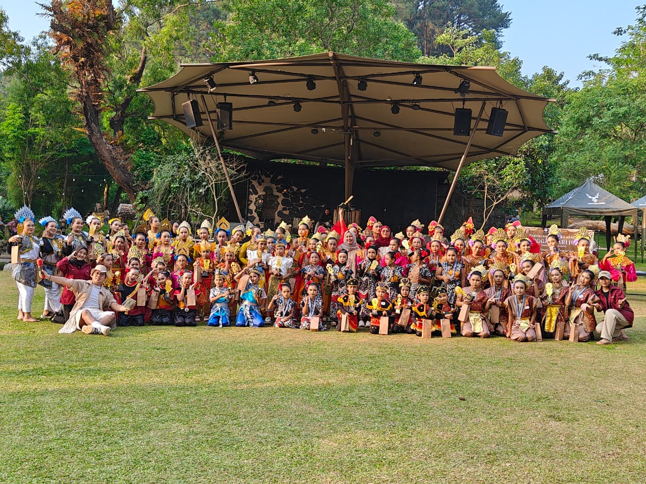 Pagelaran Seni Tari Sanggar Tari Juju 2026 Berlangsung Meriah di Pinusia Park